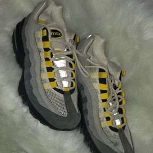 Nike Air max 95s. Gently worn. Still in box. RETRO
